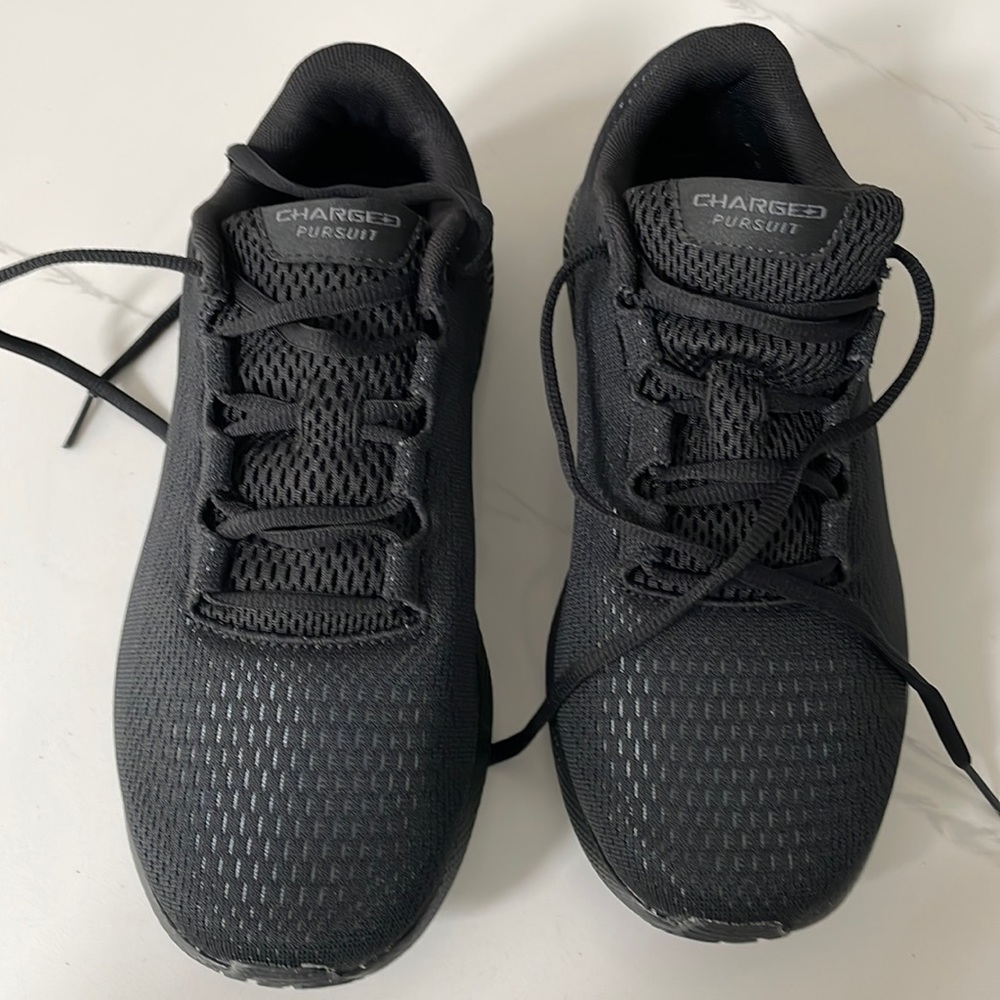 Under Armour men’s size 7 brand new Charged Pursuit running shoes